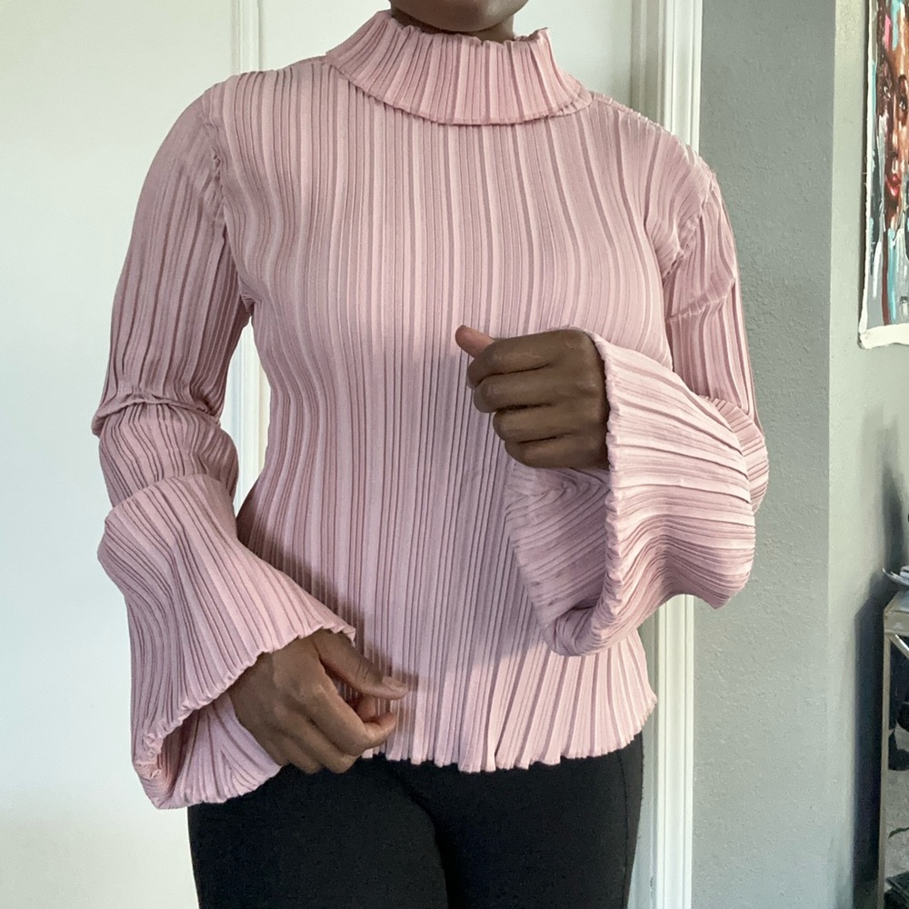Kosmios Dramatic Sleeve Blouse